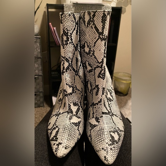 Leopard Boots - Picture 4 of 4